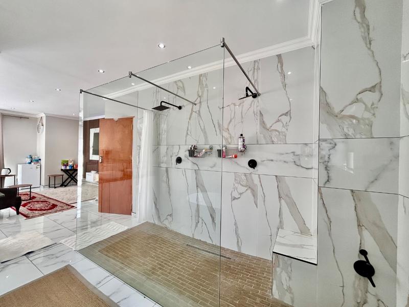 5 Bedroom Property for Sale in Xanadu North West